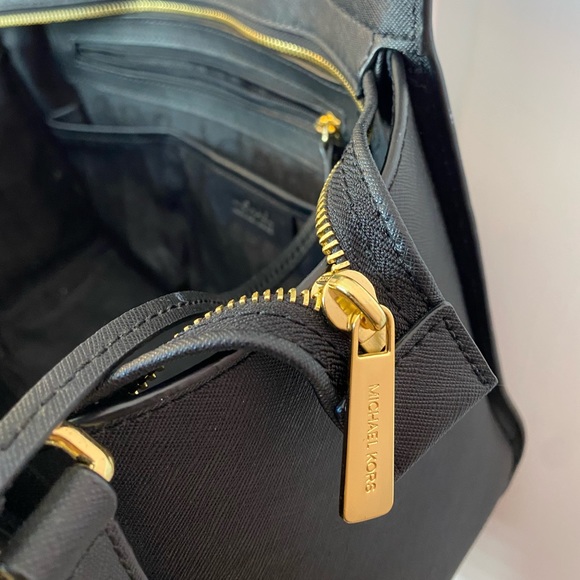 Sold - Picture 7 of 10